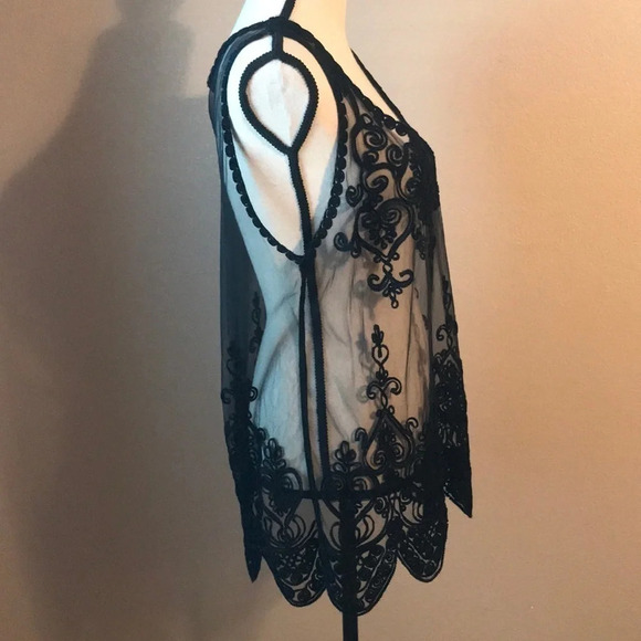 ⭐️Beautiful black top⭐️ - Picture 5 of 6